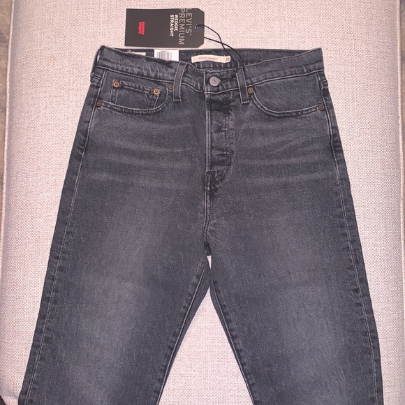 Levi's premium Wedgie Straight Leg high Rise Jeans - Picture 7 of 11